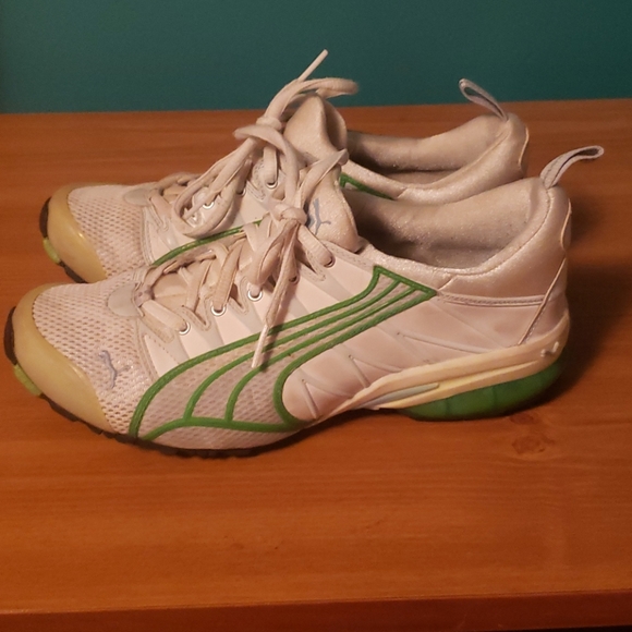 Green and white Pumas - Picture 4 of 4